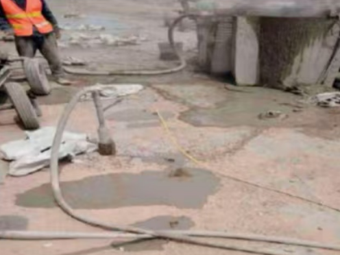 连云水泥混凝土路面板底注浆技术 路面脱空注浆整治方案